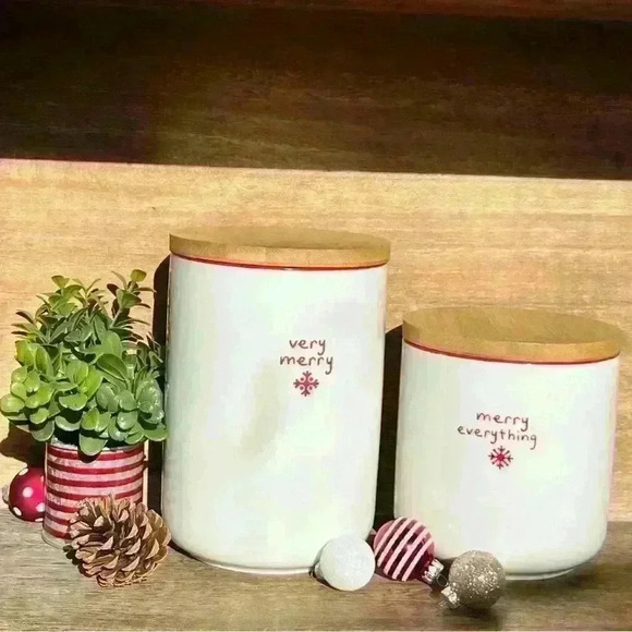 NEW BEAUTIFUL Medium Size MERRY EVERYTHING Ceramic Canister with wood lid - Picture 3 of 5